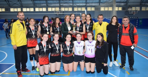 Nilüfer Spor Şenlikleri’nde voleybola büyük ilgi