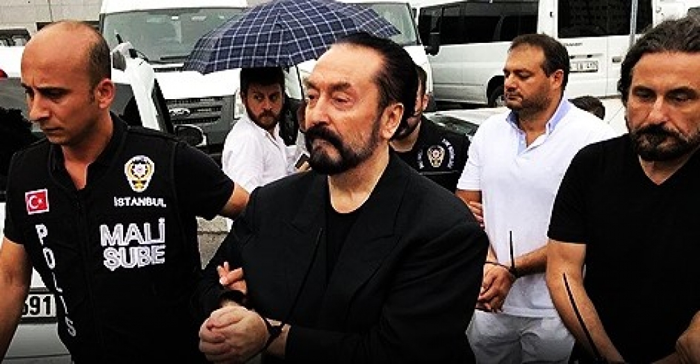 Adnan Oktar ve örgüt yöneticilerine 1,5'er yıl hapis cezası!