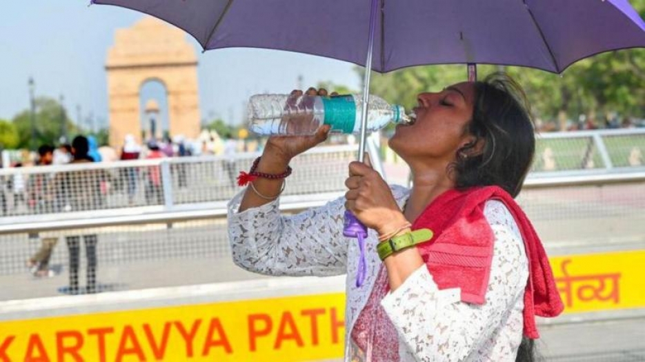 Hindistan aşırı sıcak havayla mücadele ediyor: Üç kişi hayatını kaybetti