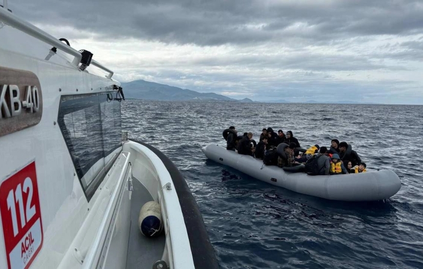 İzmir açıklarında 47 düzensiz göçmen kurtarıldı