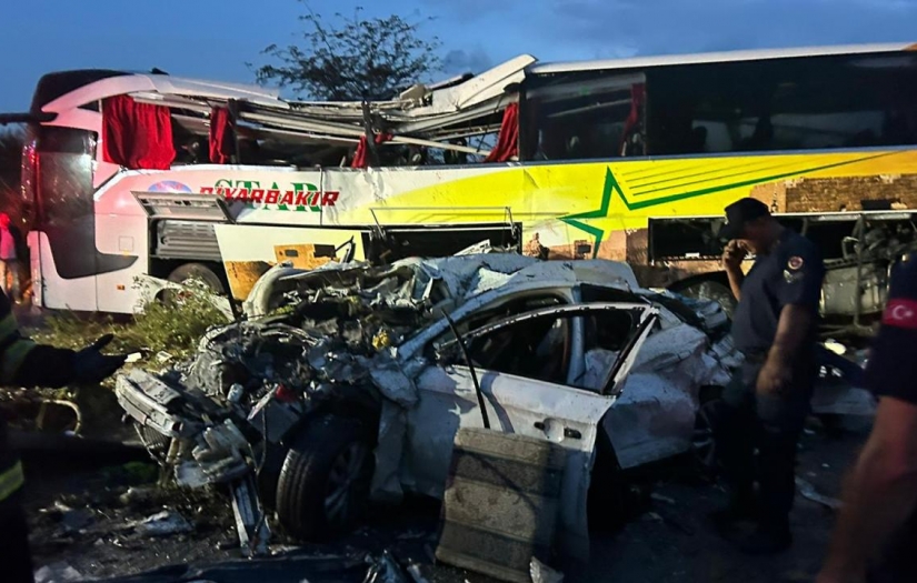 Mersin'de zincirleme kaza: 10 ölü, 30 yaralı