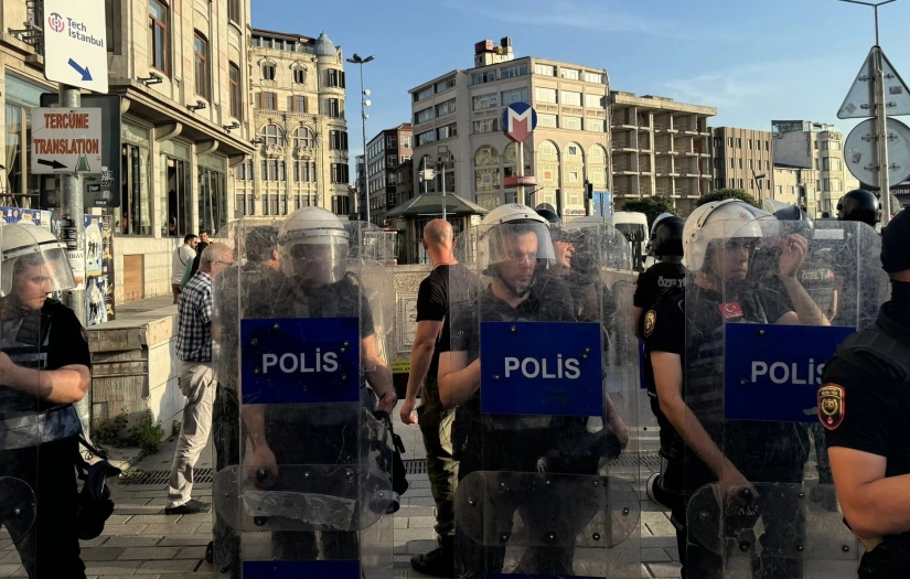 Taksim'de 'Kayyum' Protestosuna Polis Müdahalesi: Çok Sayıda Gözaltı Var