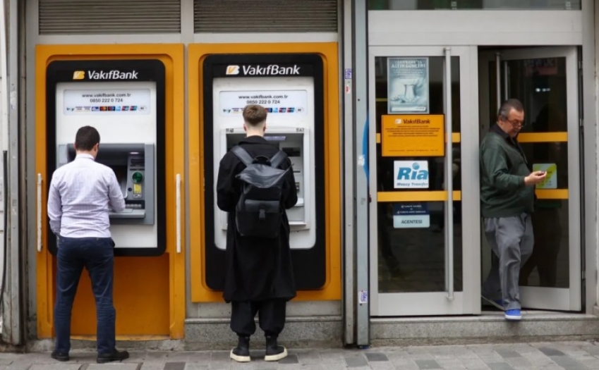 Bankalardan Yeni Karar! ATM’lere Kart Yutma Özelliği Geliyor…
