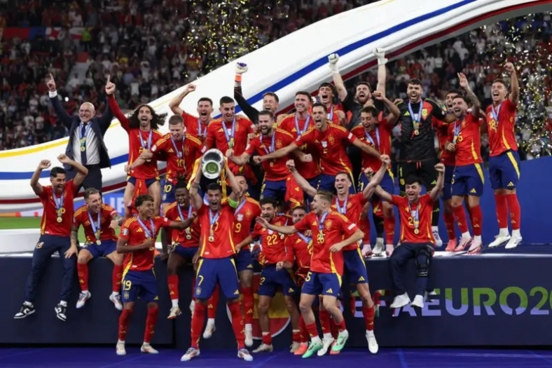 EURO 2024'te İspanya, İngiltere'yi 2-1'le geçerek şampiyon oldu