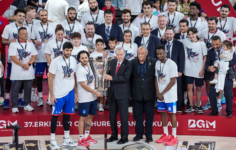 37. Cumhurbaşkanlığı Kupası Anadolu Efes'in