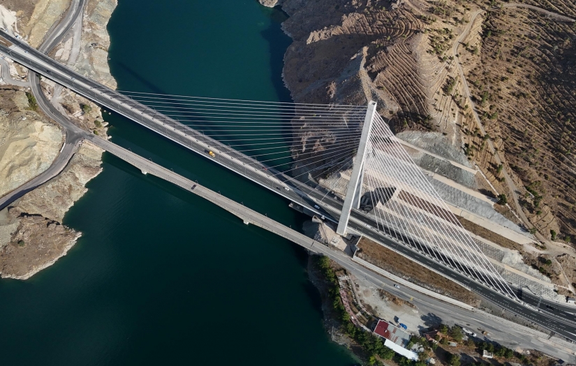 Elazığ- Malatya arasındaki 'Kömürhan Köprüsü'ne "IRF Küresel Yol Başarı" Ödülü!