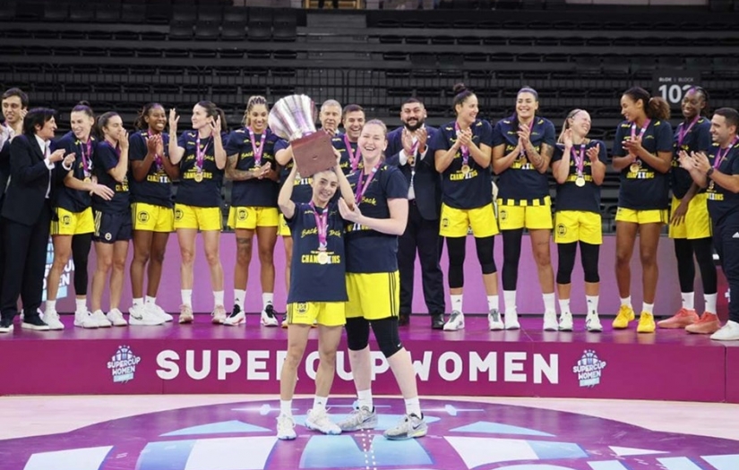 FIBA Kadınlar Süper Kupa'da şampiyon Fenerbahçe Opet