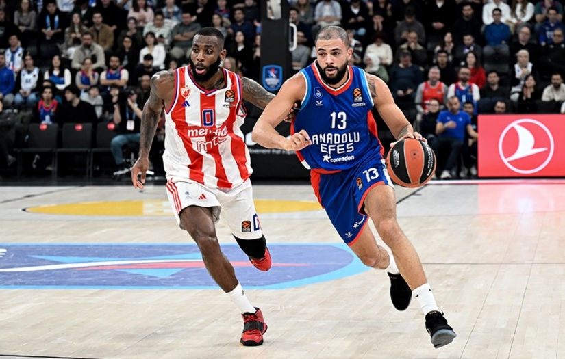 Anadolu Efes sahasında Kızılyıldız'ı 89 - 67 devirdi