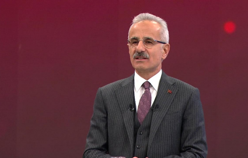 Bakan Uraloğlu: Sosyal medyaya düzenleme bu yıl getirilecek