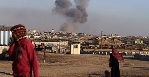 "Uluslararası Adalet Divanı" kararına rağmen İsrail Refah'ı bombalamaya devam ediyor