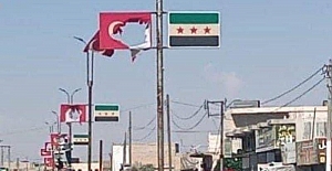Dışişleri'nden Suriye'de Türk bayrağı yakılan eylemler hakkında açıklama: "İlkeli duruşumuz, her türlü provokasyonun üzerindedir"